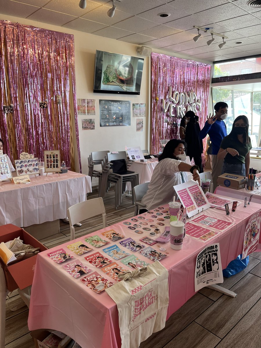 loonacupsleeve's tweet photo. Bay Area Orbits!!!! We are here at My Cup of Tea in San Francisco!!!! We're here until 5! 🥰 See you soon!
#5YearsWithLoona #LOONAversary #TwelveStarsinourOrbit https://t.co/e4GOba8cWe
