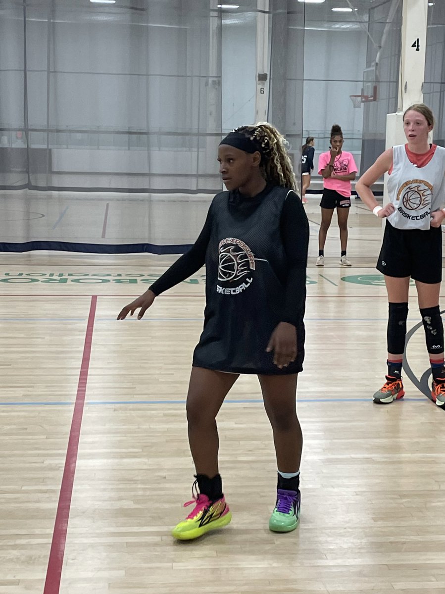 InsiderExposure's tweet photo. 2025 @KianaMcdaniel8 showing why she’s a top guard prospect in the south at the InsiderExposure Fall Showcase. 

Plays with Cass HS and @Bouncenation_J https://t.co/oL0HnhFWC4