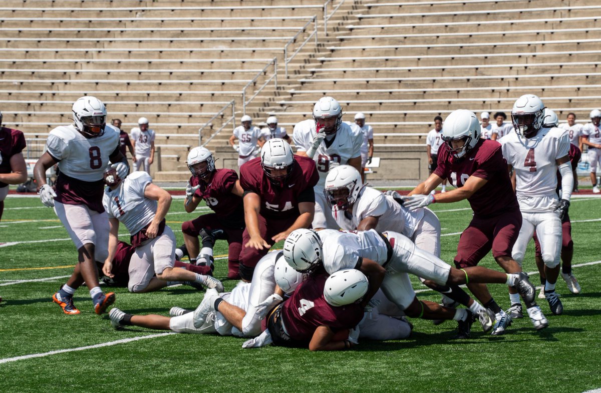 FairmontStateFB's tweet photo. An inside-look at our Saturday afternoon scrimmage 📸 https://t.co/kMg19tQwS7