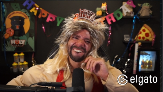 BroFaktor's tweet photo. Schon seit etwas länger als 12h dabei und noch immer bleibt @HawaiimitOliven Herr seiner Sinne, mental stabil und knackig frisch ! https://t.co/kLkdrVvvHq