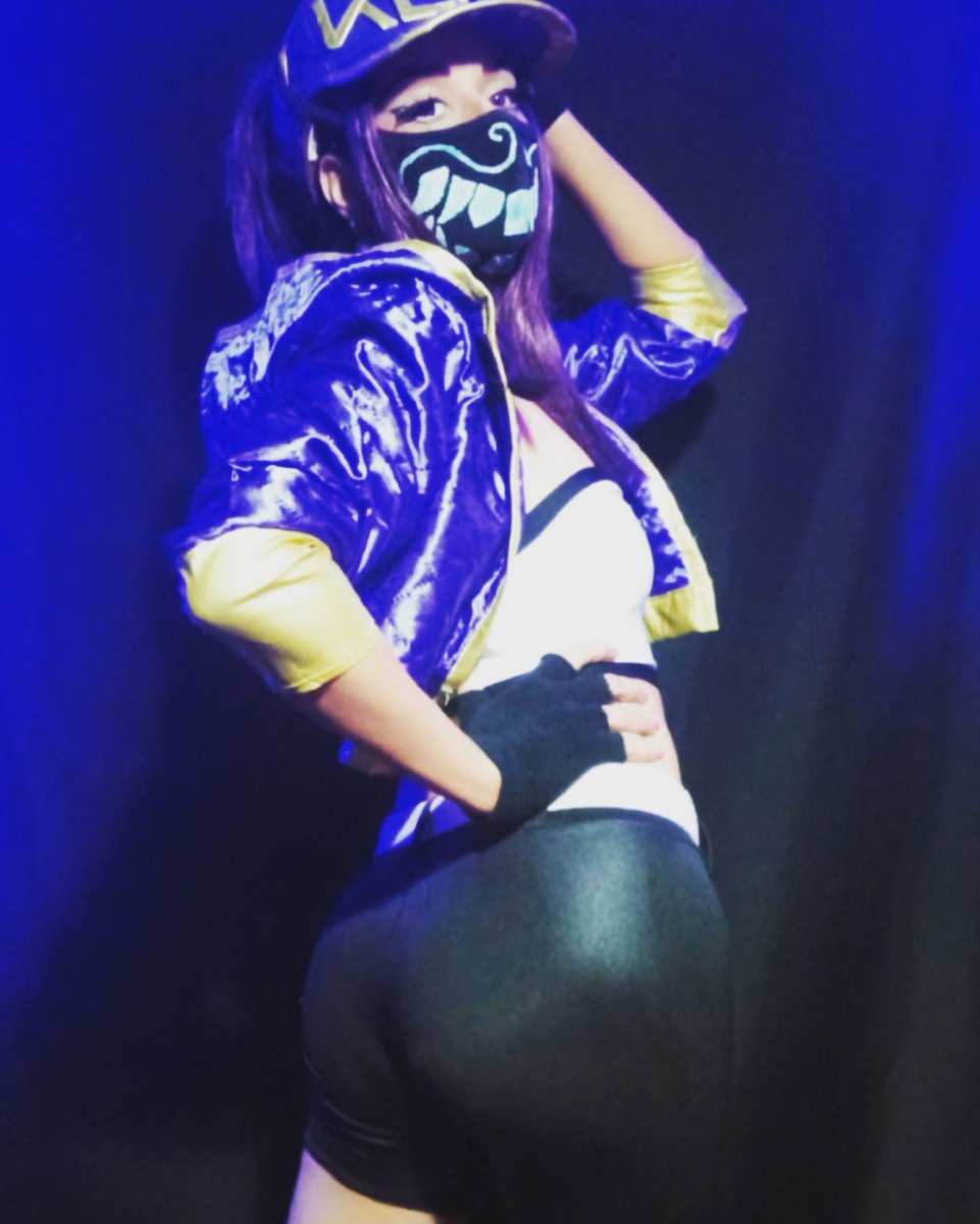 Mañana estaré en convención comacoju en salón de los ferrocarrileros. Ponciano Arriaga #20 pasen a mi stand vendere prints autografiados!, allá nos vemos!!! 💋