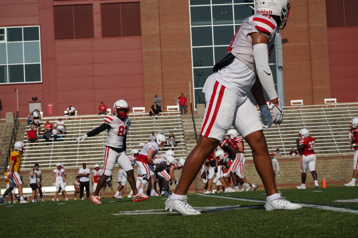 WittFootball's tweet photo. Scenes from today. Red and White scrimmage. Team picnic. Camp life.

#TigerUp
#Wittenberg
#D3FB https://t.co/JXGC6GboqS