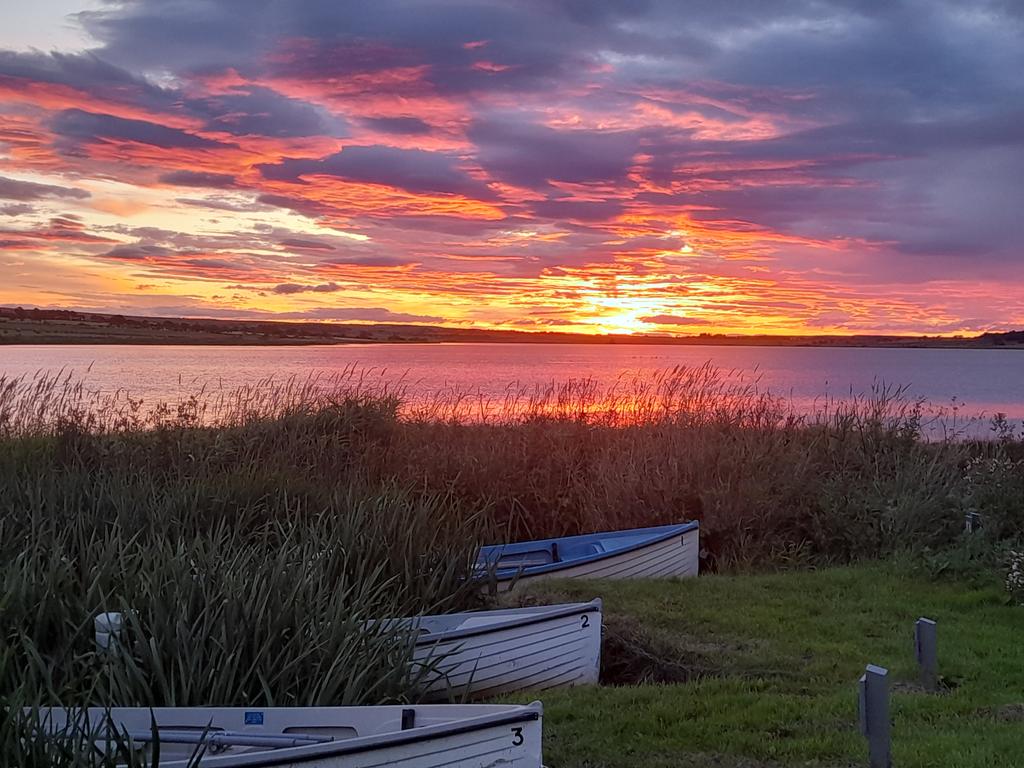 Dipper595's tweet image. Sunset at Watten Loch tonight