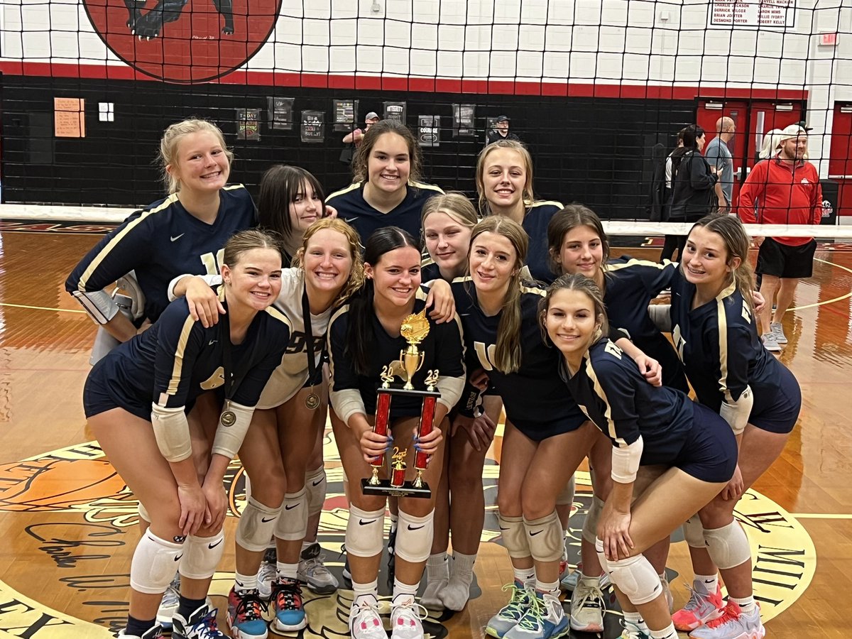 Dawgs_Athletics's tweet photo. JCPS 🏐Invitational Runner Up 
@FHS_Vball_  
@FairdaleHigh 
#Fairdale4Life https://t.co/9oI9dE2vsr