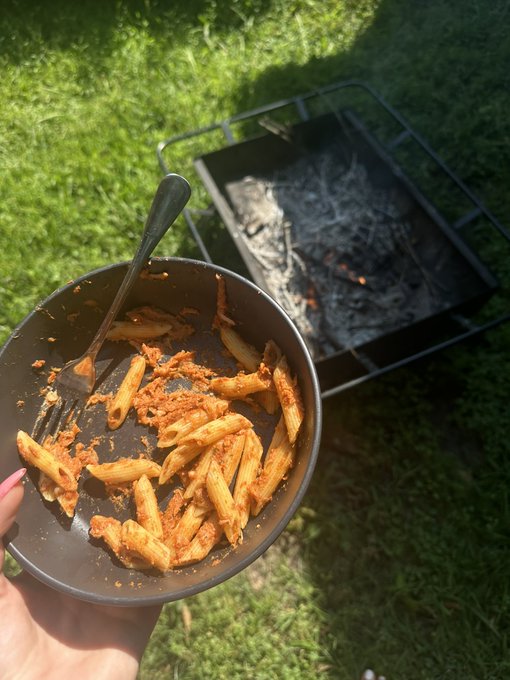 nothing like eating a warm bowl of pasta by the fire on a 105 degree day https://t.co/YVc2a6QPPg