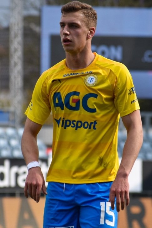 Pepi1892Bican's tweet photo. Slávistické srdce❤️🤍. Čeká ho velký návrat. Dneska to dal rudé bídě řádně sežrat. 😉 https://t.co/VRK9tAmyki