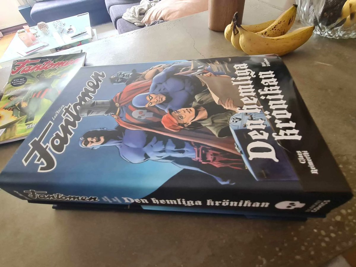Chronicle_Tweet's tweet photo. The new #Fantomen HC collection book "Den hemliga krönikan" is currently number 5 in the best selling book list on #Bokus. Our review will be coming soon. Do you have your copy? What are your initial thoughts?
#ThePhantom #Phantom #HappyPhantoming #Fantomen #comics #Semic #Egmont https://t.co/jzOYvU5yza