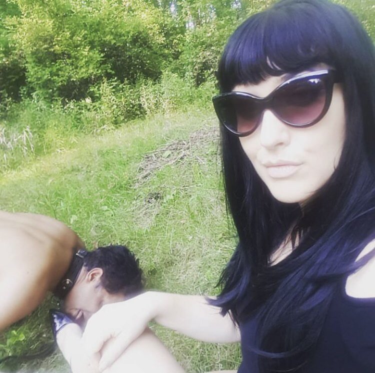 MistressPh59428's tweet photo. A little heel worship in the in the park anyone? #highheels #publichumiliation #footfetishnation #heels #youmissedaspot #dirtyfootworship #eatdirt https://t.co/RVSsecc21y