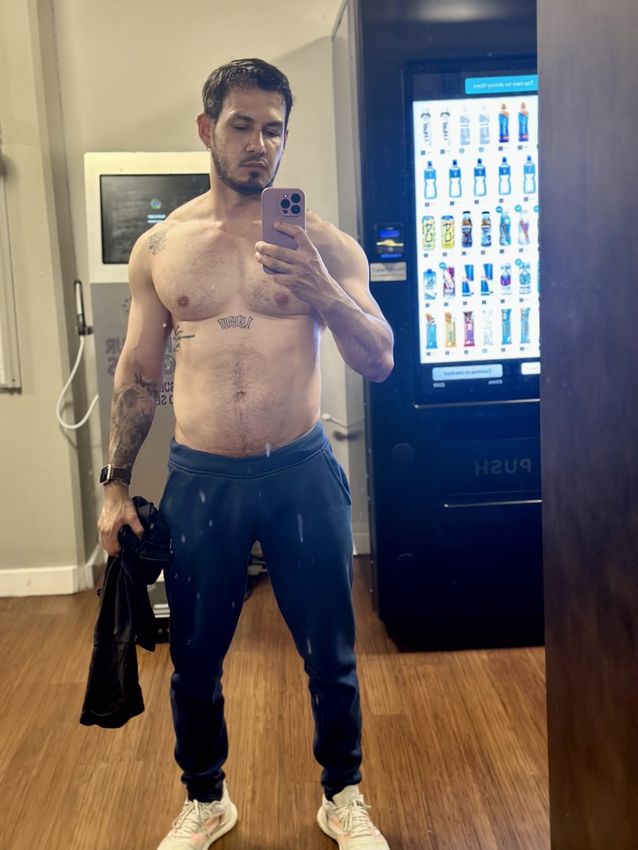 AlanTopchef's tweet photo. Feeling 🔥tonight 😈💦 https://t.co/Fguv4fxqke