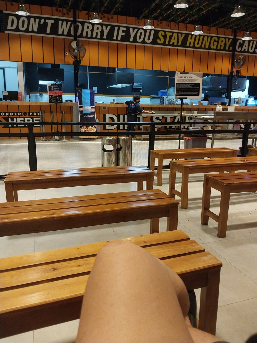 RYunandi70710's tweet photo. Bm gacoan jam segini😭
Dengan tekat yg kuat pergi sendiri wkwkwk
#gaymedan #ukeseme #gaylokal #medangay https://t.co/lv8PM3wDzD