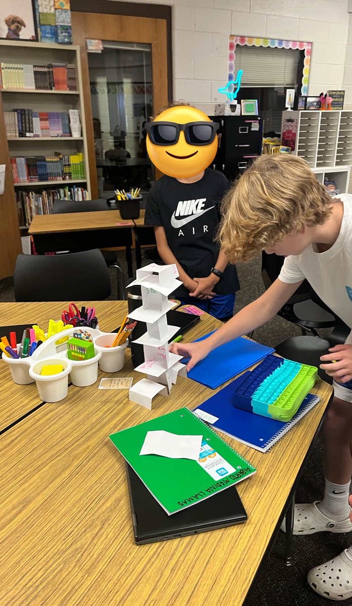 theabcsofmissv's tweet image. Similarities and STEM on the first day back to 5HM! I missed these kiddos over the summer! #elevate203 #togetherwecan