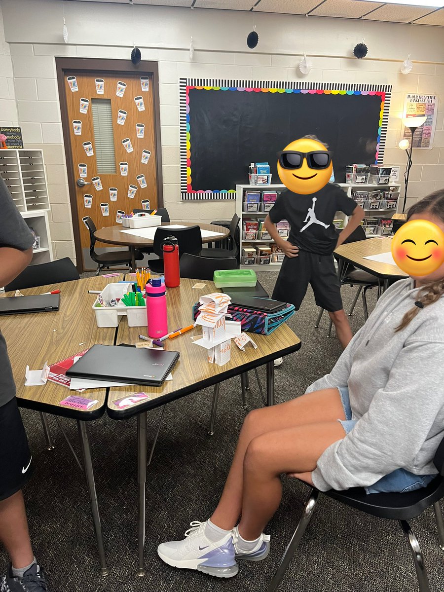 theabcsofmissv's tweet image. Similarities and STEM on the first day back to 5HM! I missed these kiddos over the summer! #elevate203 #togetherwecan