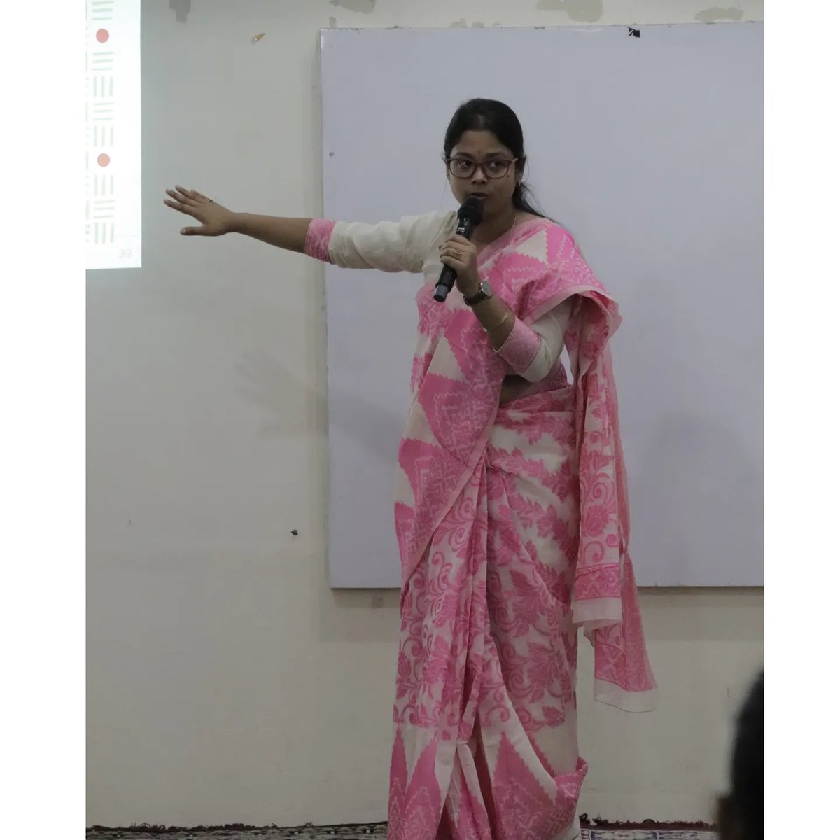 ccl_dnlu's tweet photo. We are happy to announce that CCL has successfully conducted the workshop on "India's Anti Defection Laws". Thank you to the speakers, participants, centre members and everyone who made the workshop a great success. https://t.co/gfqhVSBfeI