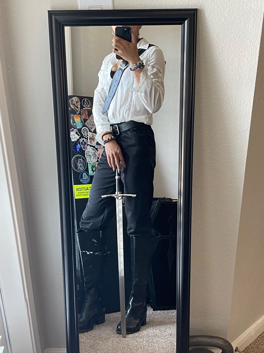 maia (account hopping) tweet media