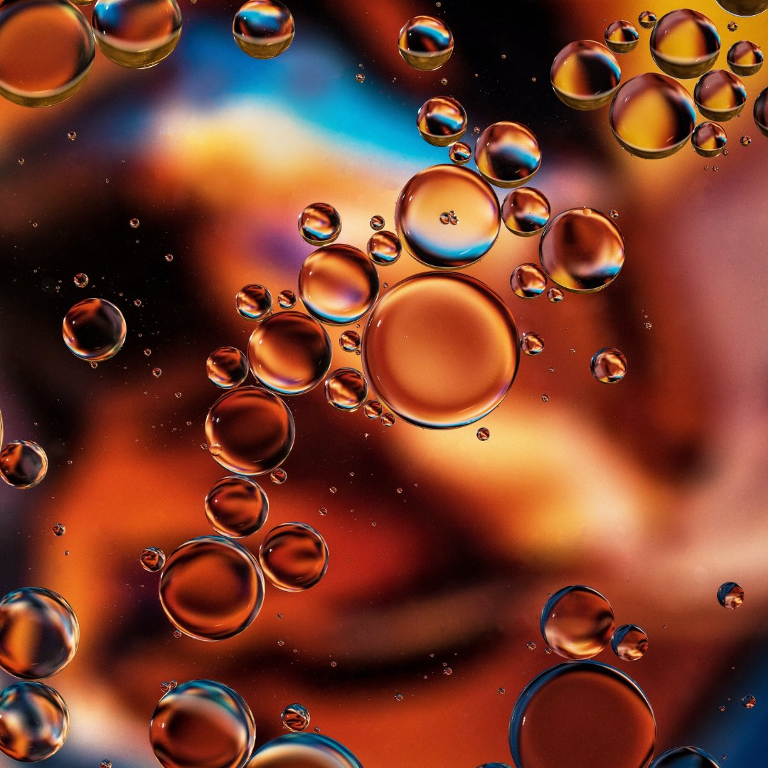 Just some of the beautiful things we get to see in the lab on a weekly basis. This is a quick glimpse of a batch of the Super Couple Face Oil Serum in progress. Nature is stunning, eh?

#mayachia #naturalbeauty #cleanbeauty #thesupercouple
#mayachia #naturalskincare #cleanbeauty