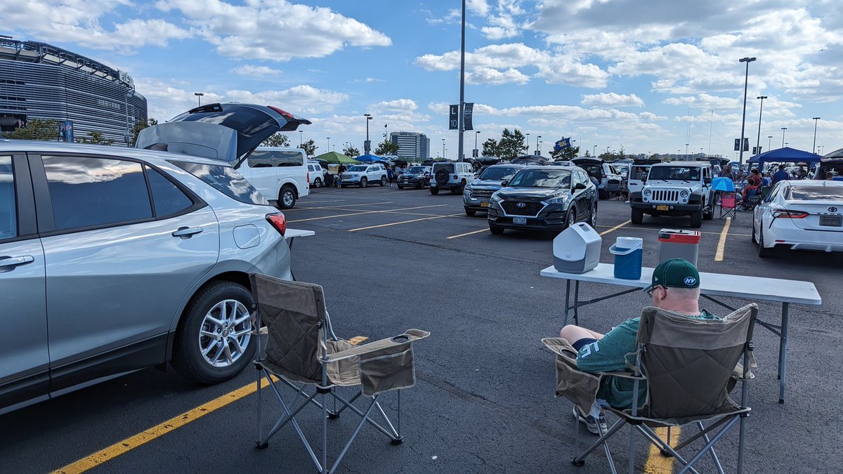 JohnPaulFAL's tweet photo. Hey @Babchik we are in Lot L10 like last year. See ya soon @CentralPAFAL @hilaryjoy @FalQueen @mushwear @SmigglyFAL @CherryFrancoma @DairyHeather @EvCoRadio @willcolon66 https://t.co/TdupFHBOBd