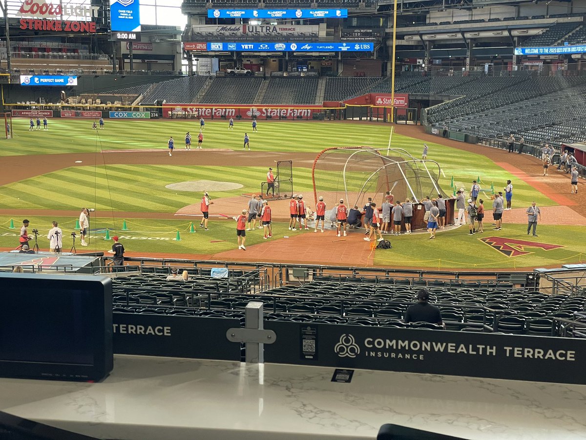 john_23baseball's tweet photo. Day 2 PG All-American Festivities-morning BP and HR Derby to follow! @PerfectGameUSA @PGAllAmerican @PG_FourCorners @a https://t.co/7Qvy03v1b4