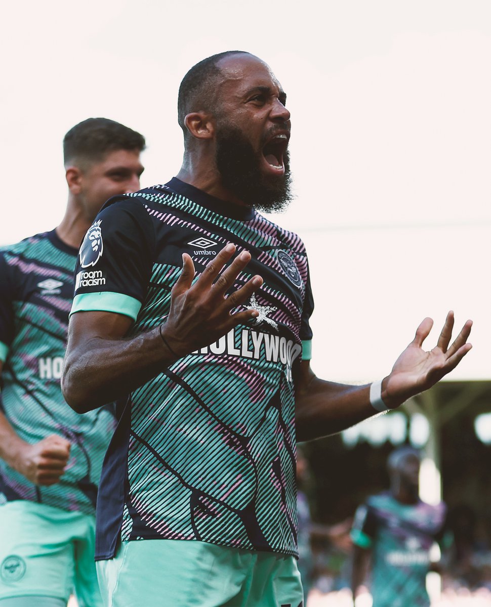 BrentfordFC's tweet photo. This is what it means ♥🤍 https://t.co/ZbnHbAvAEB