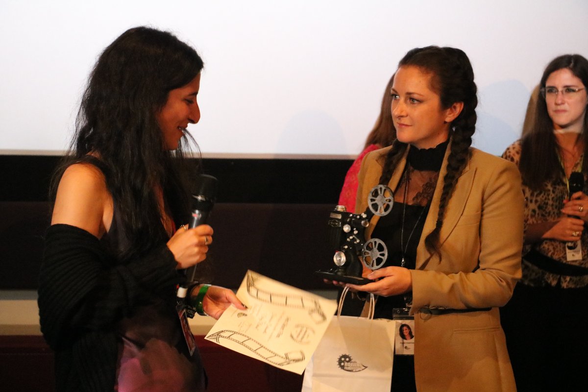 RollingFilmFest's tweet photo. π Federica Schiavello, director of "Stay Behind" on the red carpet and in the limelight for winning Best Short Film (Jury Award), complemented by accolades for Paolo Bischi's cinematography and Vicky Turner's costume design.
#LondonRollingFilmFestival #Awards #LRFF2023 https://t.co/7mWXvL7qnG