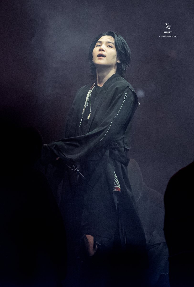 starrily_pic's tweet photo. 230806 D-DAY FINAL DAY 2    

동양화 느낌을 내보고 싶었던 자의 어설픈 발악이 담긴..
그냥 윤기가 예쁘니까 함께 봅시다                         

#SUGA #슈가 #AgustD #민윤기 https://t.co/mbMsqPDV26