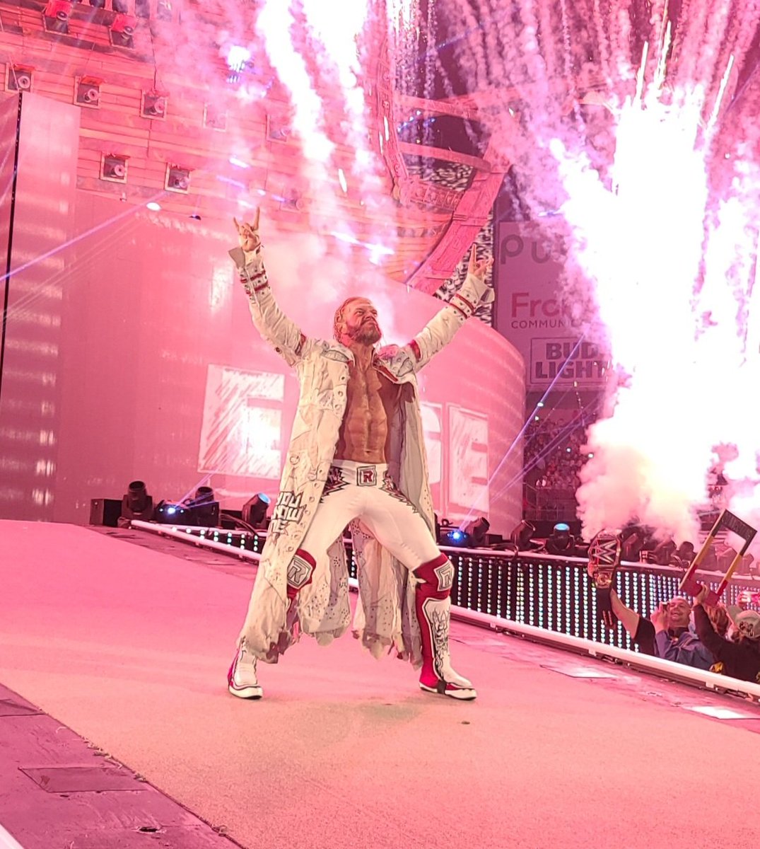 Loud_Mouth_Ant's tweet photo. If Last night was truly the end.....#ThankYouEdge for the memories! At least you're able to retire on your own terms! #EdgeHead4Life https://t.co/hrMXm9kiql