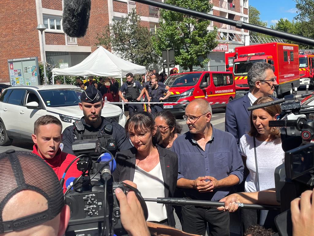 BONTINCKKaty's tweet photo. Au nom du pdt @MathieuHanotin, je me suis rendue à l'Ile-Saint-Denis témoigner aux habitants touchés par le terrible incendie de la solidarité de @PlaineCommune. Nos plus sincères condoléances aux familles endeuillées. Soutien au maire @GnabalyMohamed et aux équipes mobilisées. https://t.co/zK4srQrmE4