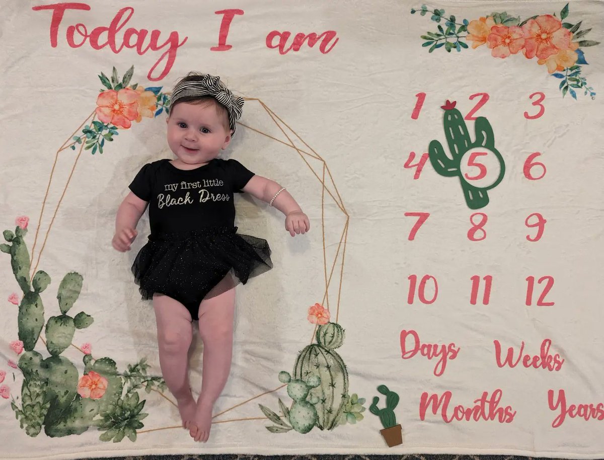 Seriously how is she five months? 

#rainbowbaby