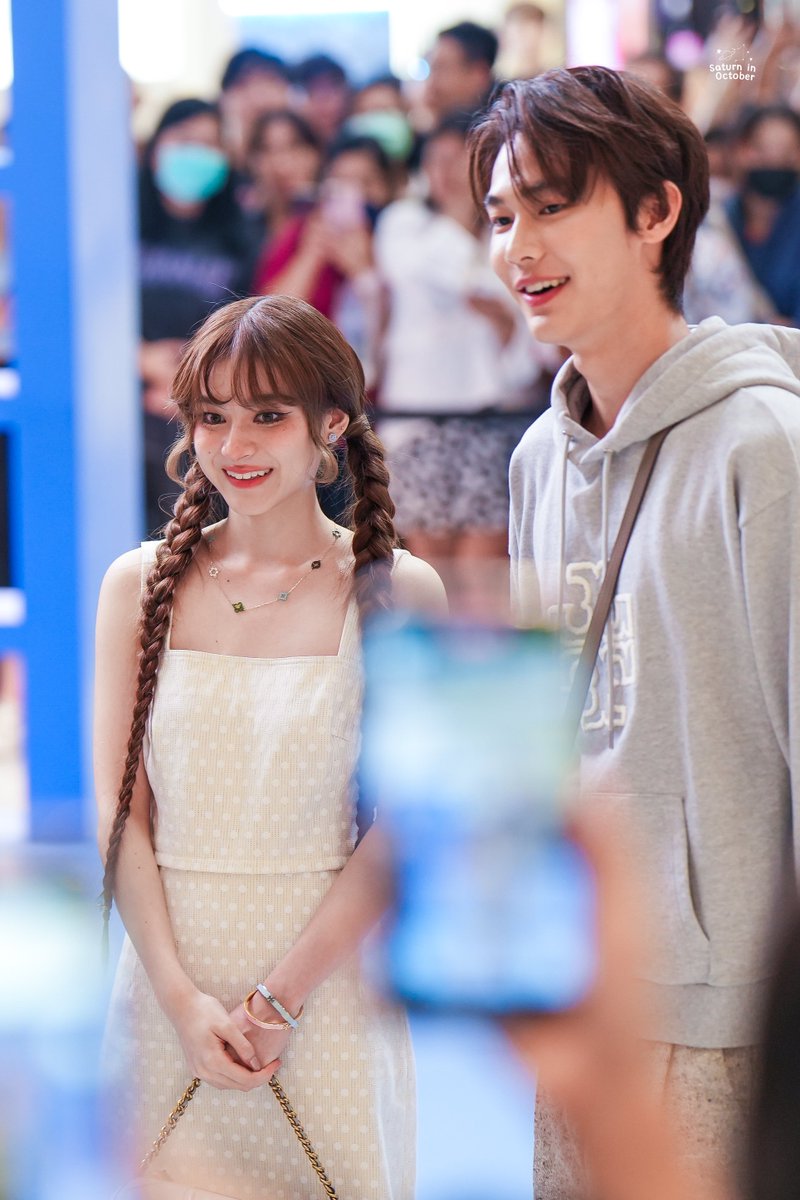 SaturnInOctober's tweet photo. น่ารักมากกกกก 🥹🥹🥹✨✨
#TMonogramxDew 
#TMonogramxPrim 
#ToryBurchICONSIAM
#ToryBurchThailand 
#dew_jsu #primiily https://t.co/uru1Saj9Gh