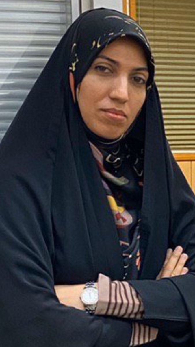 چیه!؟
منتظر فیلم پورن منی!؟

😎