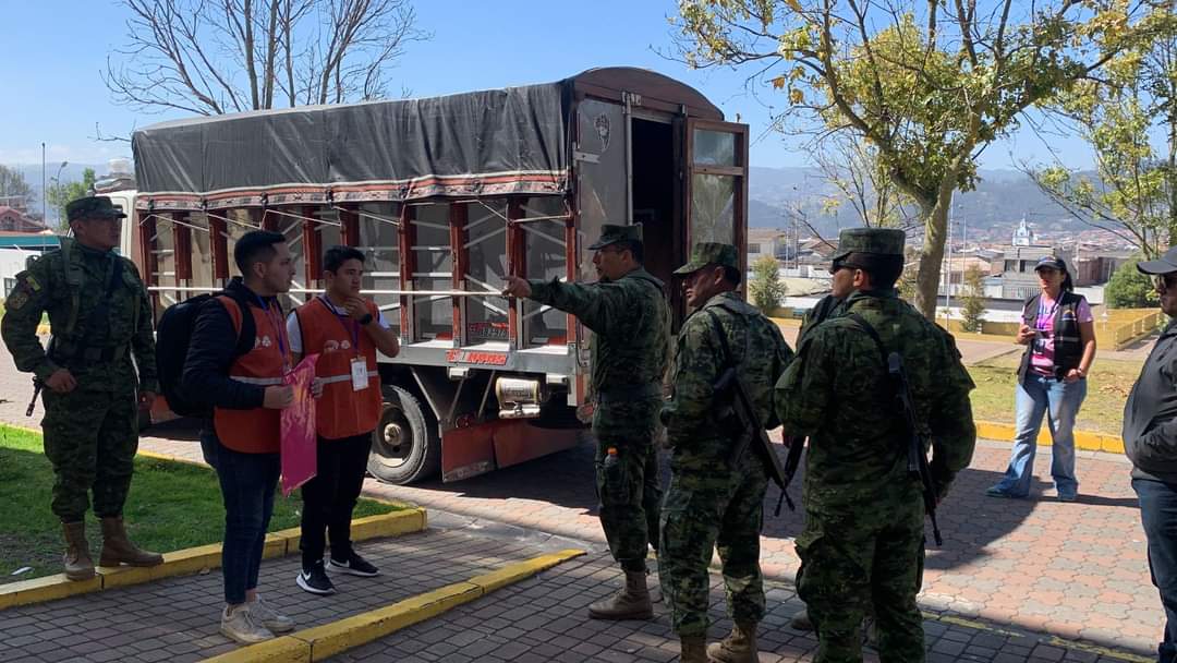 #MantenteInformado #ATENCION #CNEInforma que se  continúa con el despliegue del material electoral a los recintos que corresponde a las parroquias rurales del cantón #Cuenca. 📦

#EleccionesAnticipadas2023Ec 🗳️🇪🇨