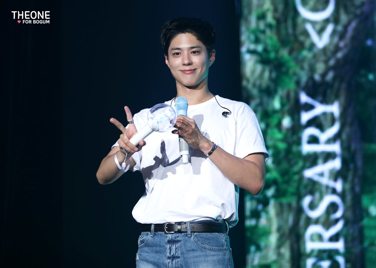 theone0616's tweet photo. 230811 박보검 데뷔 12주년 팬미팅
Cantabile❣️

손을 내밀면 나 항상 그대 곁에
어둔 세상 속 그대의 빛이 될 테니🎶

@BOGUMMY #박보검

https://t.co/YYor3dTn1K
https://t.co/HMsUDIlVXz
https://t.co/PE170nb4AN
https://t.co/3OW88kVdR7 https://t.co/zIFoH2WKSh