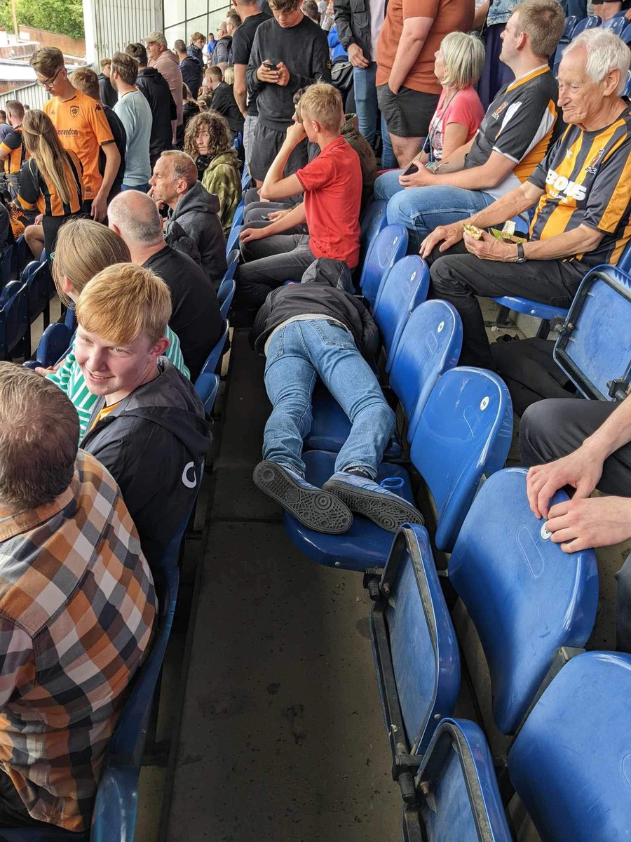psycrowe69's tweet photo. @AwayDaySleepers @HullCity fan away at @Rovers https://t.co/STZrZJdatM