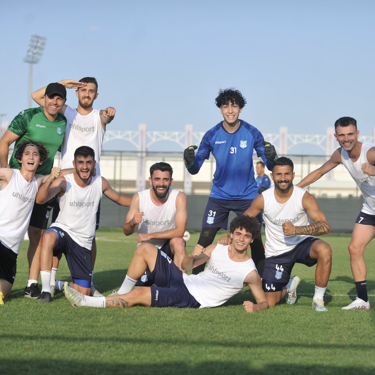 bursayildirimfk's tweet photo. 💪 K A Z A N A N  T A K I M

#Bursa #BursaYıldırımspor #Yıldırım #Yıldırımspor #VarBirHayalimiz #wehaveadream https://t.co/x7mHCZeouv