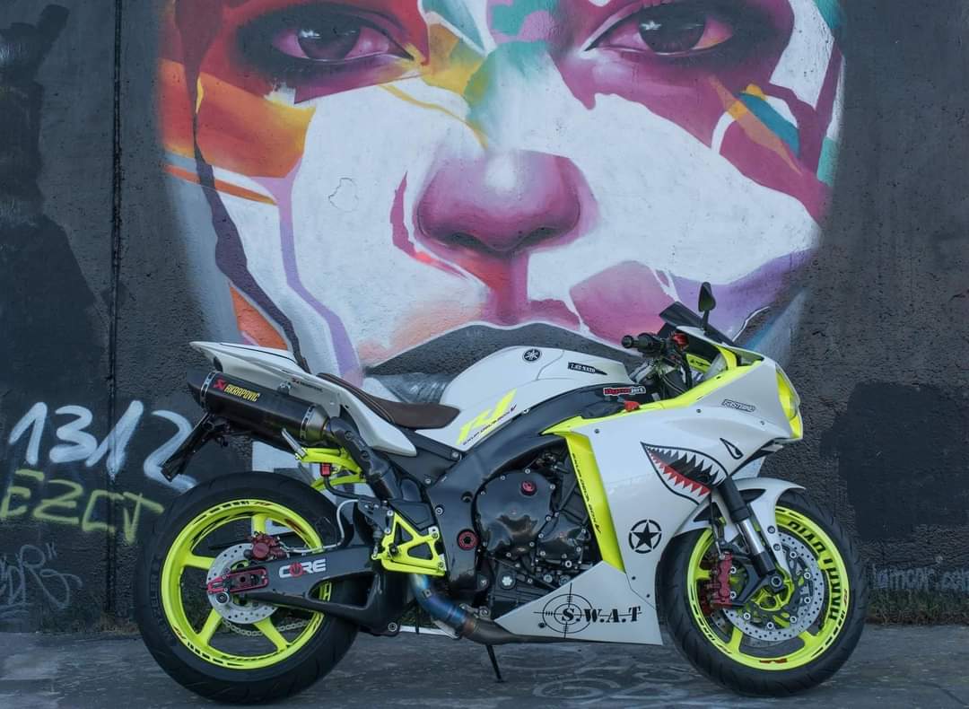 Yamaha R1