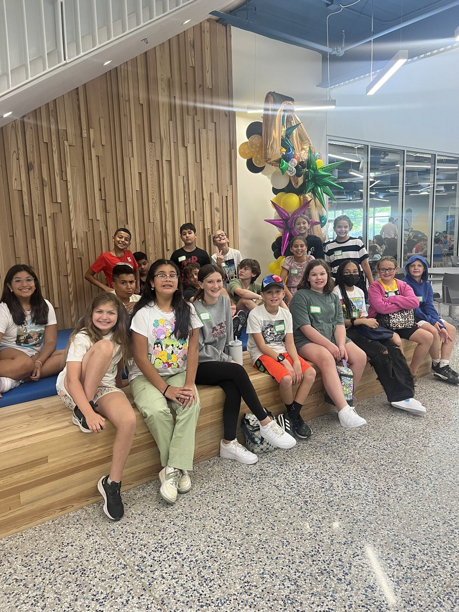 YEAR 7 is going to be a FANTASTIC year! BEST Team <a href="/meottsmsd/">Jennifer Ott</a> <a href="/JMitch2022/">Jada Mitchell</a> BEST school <a href="/DiemerEagles/">Diemer Eagles SMSD</a> and BEST kids! #oneshawneemission