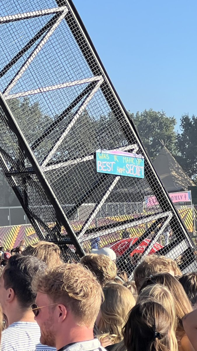 martsdm's tweet photo. #Lowlands in een foto https://t.co/kwc8NWbXx5