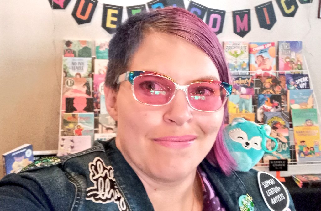 Running Queer Comics Peddler at Bridge Community Cafe! In Ypsilanti MI till 3pm, come on out!
💚💙💚