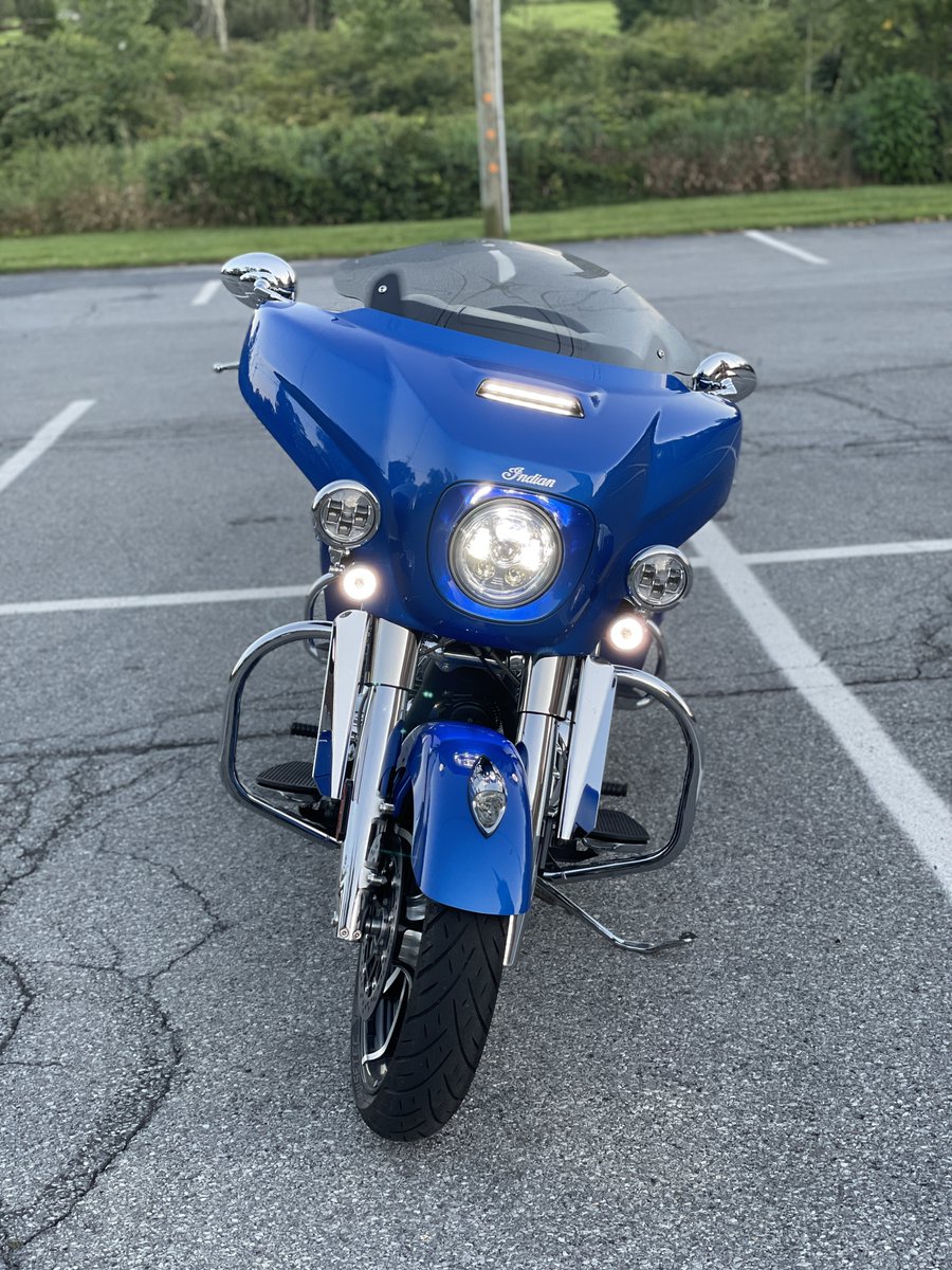 CustomDynamics's tweet image. Our decorative fairing vent assembly for #IndianMotorcycles is a plug and play replacement for the OEM fairing vent on Chieftain &amp;amp; Roadmaster models with built in white running light and auxiliary amber turn signals ⚡
.
#customdynamics #motorcyclelights #Chieftain #Roadmaster