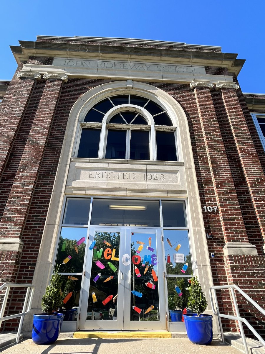 MrsTarynBrinlee's tweet photo. 23-24 Ice Cream Social and back-to-school night was a huge success!!! Families were so welcoming and kind.  Our Ss were bursting with excitement. The joy in the air was inspiring. It’s going to be a great year @RweRams!!! https://t.co/aNqC0xqlIR