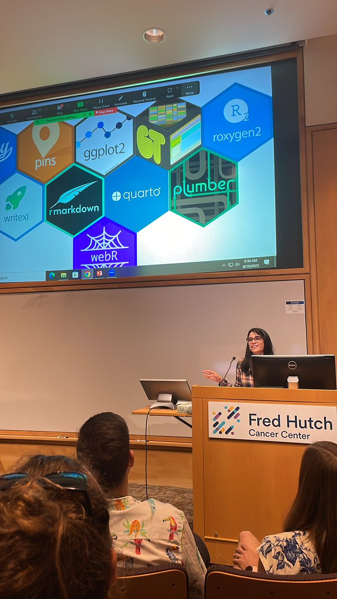 tladeras's tweet image. @ivelasq3 talking about #quartopub and engaging different audiences with different mediums. #cascadiarconf #rstats