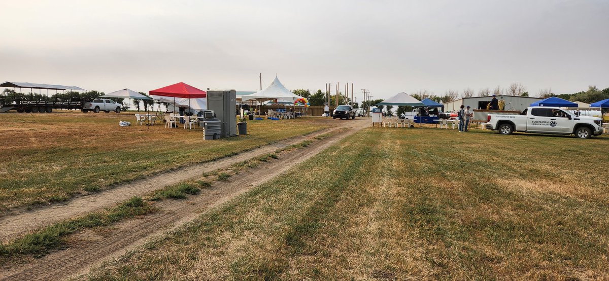 FarmingSmarter's tweet photo. Set up going well over here. Come for the wagon ride at 11am #ofd23 https://t.co/dwDoPfDtaX