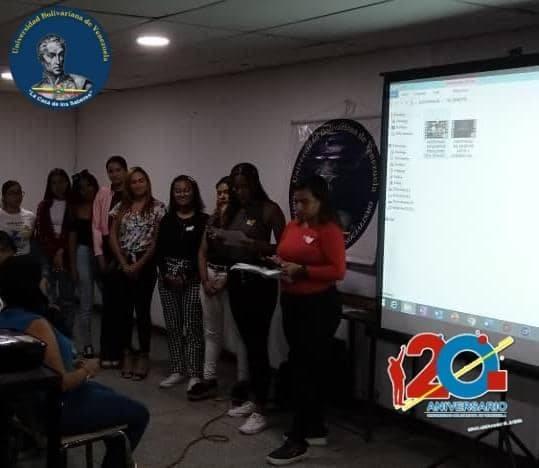 #Noticias// #Carabobo: En Celebración óptima del #20Aniversario de la <a href="/unibolivariana/">@Unibolivariana</a>, el 3° Semestre del PFG Comunicación Social, Sede José Gregorio Güitian realizamos la presentación del audiovisual "Bolívar Histórico Padre de la Patria", desde el Mpio. Valencia.
#somosubv