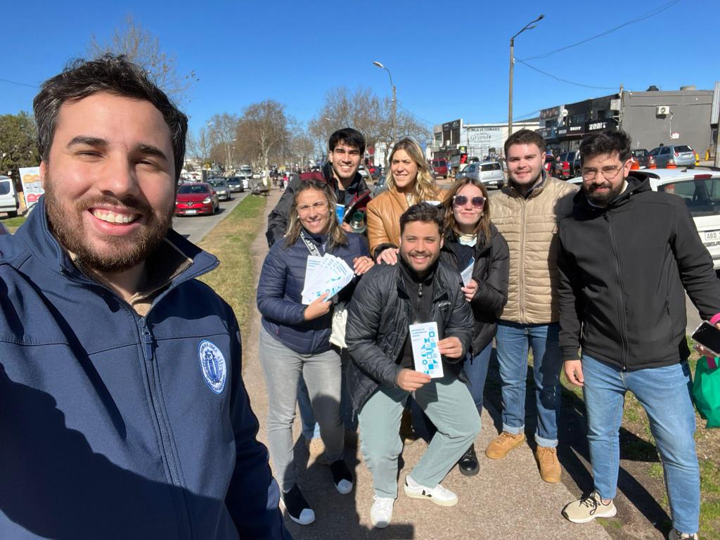 AlvaroDelgadoUy's tweet photo. Felicitaciones a los jóvenes del @PNACIONAL por su movilización en todo el país, compromiso y militancia en defensa de la Reforma de la Seguridad Social. 
Una Reforma imprescindible, justa y solidaria. @PNacionalJoven https://t.co/DYHErQfsUV