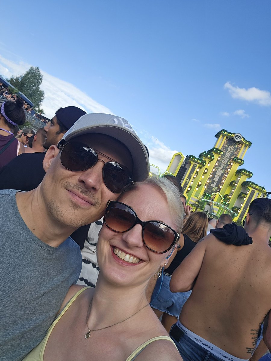 Miss___Rainbow's tweet photo. The suuunnn is shiiining, I feeeeel good and nobody can stop us know..💃🏼
#decibeloutdoor https://t.co/ZEl8ST44J9