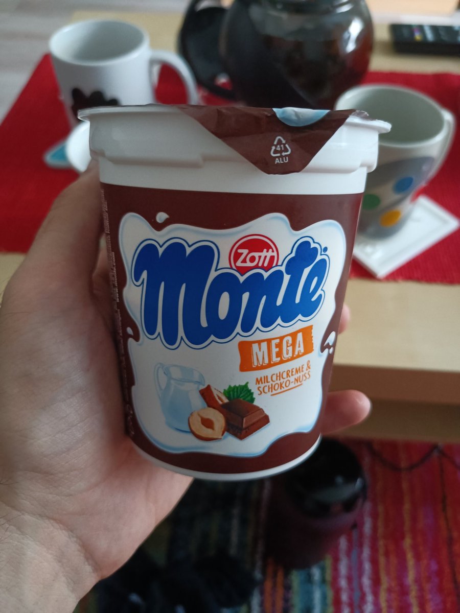 Gamephile's tweet photo. Auf die Liste von Dingen um die @myFLASHware mein Leben bereichert hat, gesellt sich nach "verschiedenste Arten Rührei zuzubereiten" und "Obst unter der Dusche essen" nun auch "das Wissen um die Existenz eines Monte Mega". Den werde ich mir jetzt einverleiben. https://t.co/XKcqFH1ROi