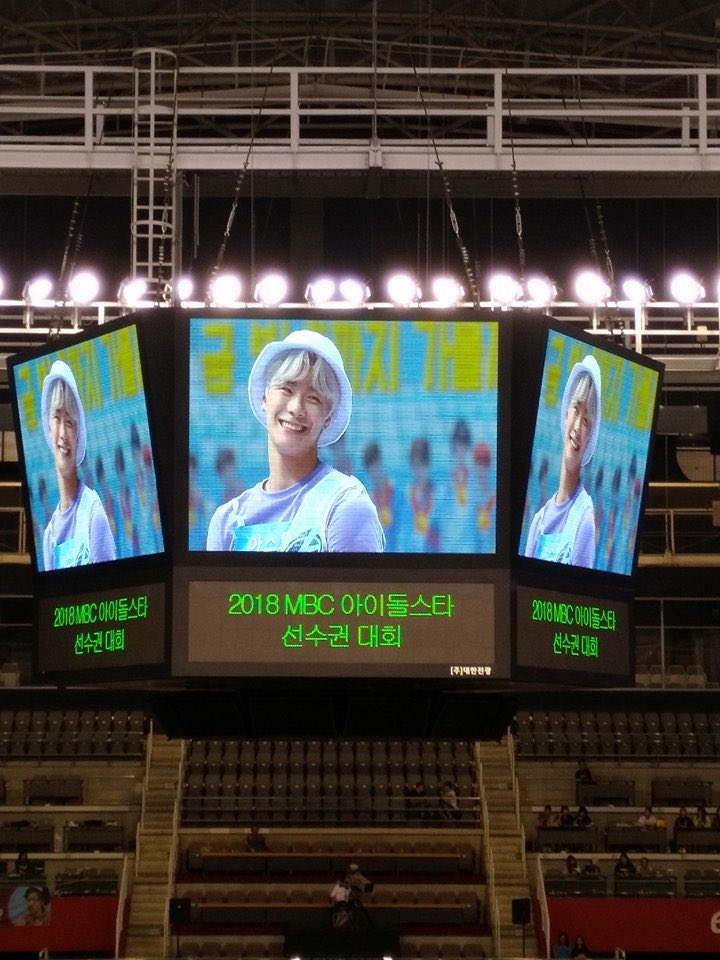 mzylvs_2's tweet photo. the smile i miss the most🥺 
#MOONBIN #문빈 https://t.co/r2nf6wNZ8K