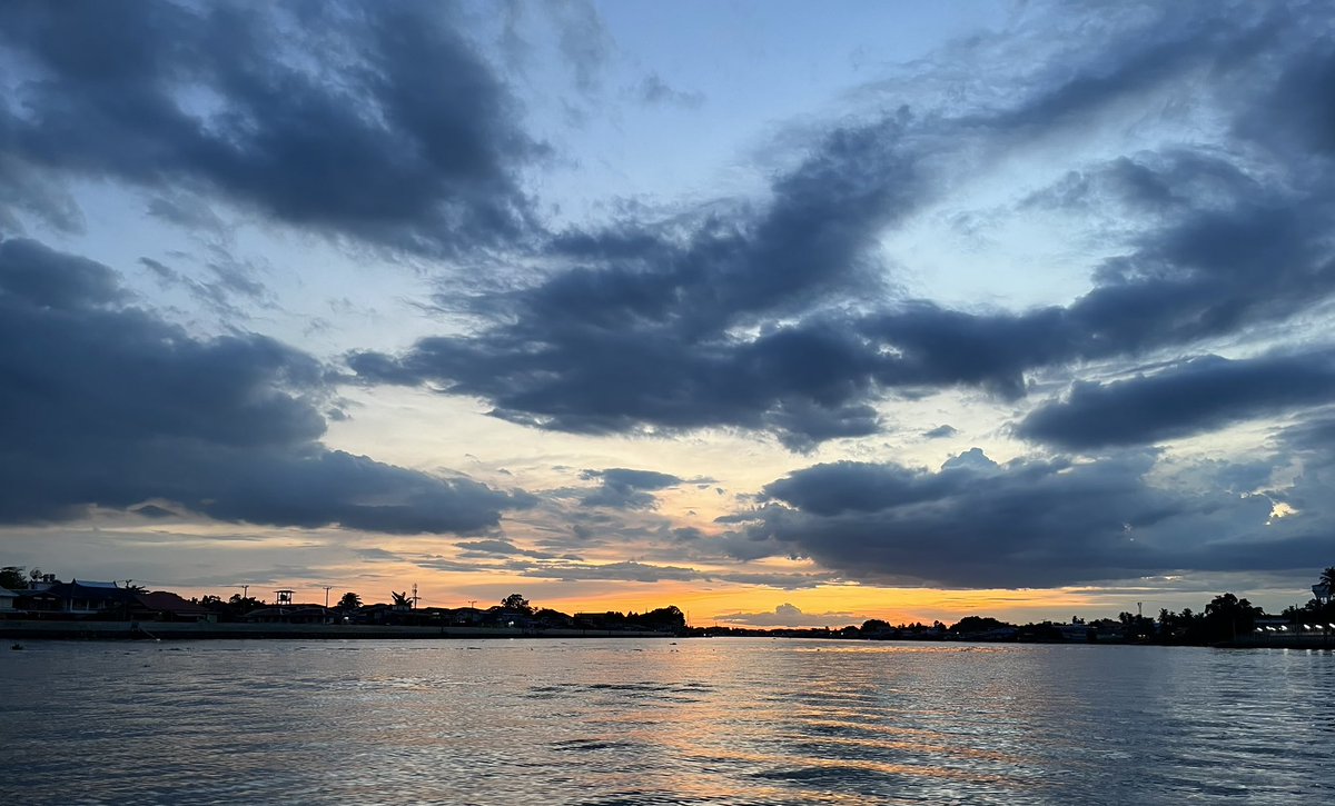 Enjoy your weekend guys. Nice sunset
#NFTCommunity