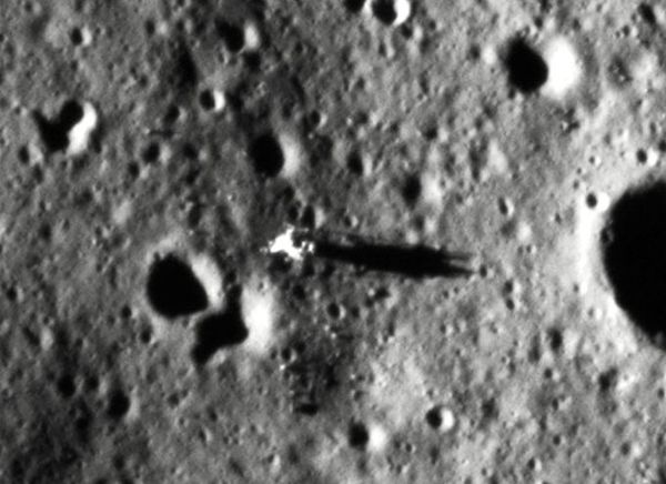 mihirneal's tweet photo. India's Chandrayaan captured one of the clearest shots of the Apollo landing sites I've ever seen! 

It's been 51 years since humanity has ventured out of Earth. It's about time we do it again! https://t.co/O9YNcJM2i6