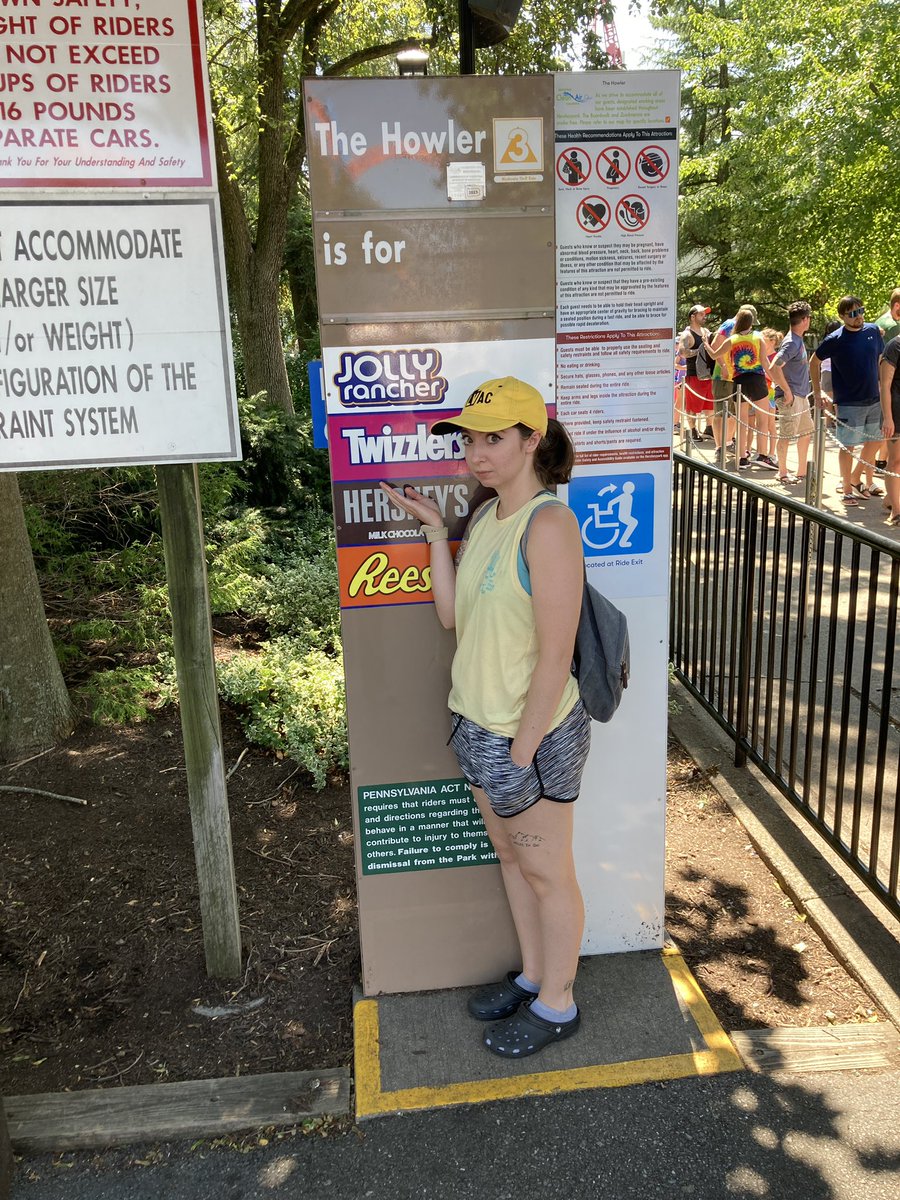 So do I qualify as twizzlers or jolly rancher? #ShortPeopleOfAV #AVTweeps #FamilyOuting #HersheyPark