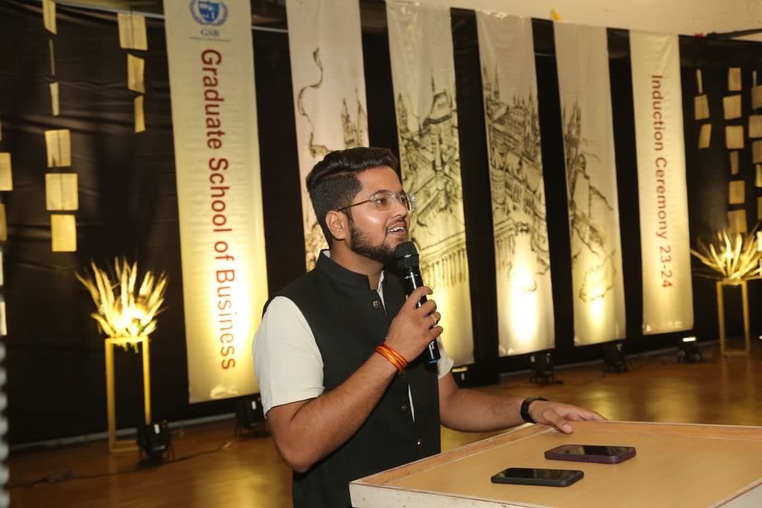_shubhamchouhan's tweet photo. Glimpses of the Induction Program of Graduate School of Business. 🎓💯

Invited as the Chief Guest to interact with aspiring innovators of GSB to mark their presence in building ‘Self-Resilient Bharat’. 🇮🇳💯

#entrepreneurship #ieen #innovatingforindia #india #selfresilientindia https://t.co/c2soypxbRH
